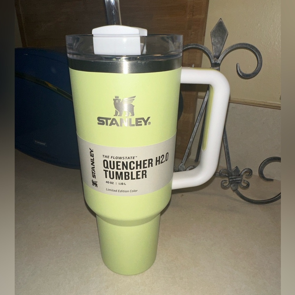 TARGET X STANLEY - LIMITED EDITION COLOR - CITRON COLOR BLOCK NWT
